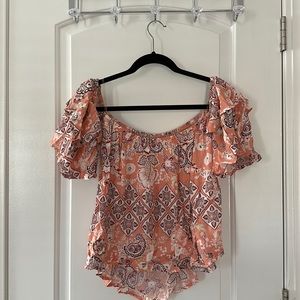 Women’s boho off the shoulder blouse with sleeves in Coral/floral, Size: M